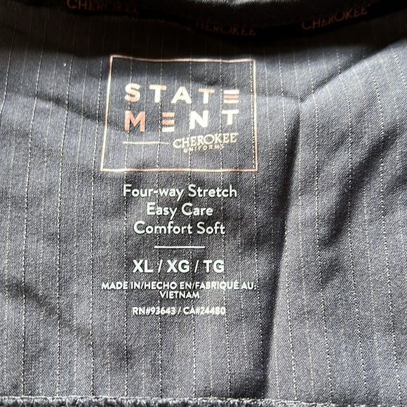 Cherokee Scrub Top - Picture 6 of 7